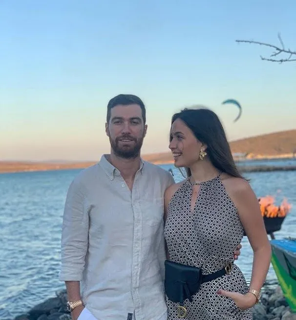 Oğulcan Engin'in sevgilisi Ezgi Eyüboğlu aileye girdi!