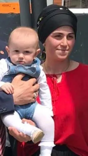 Kucağından bırakmadığı minik kızı hastanede can verdi! - 2