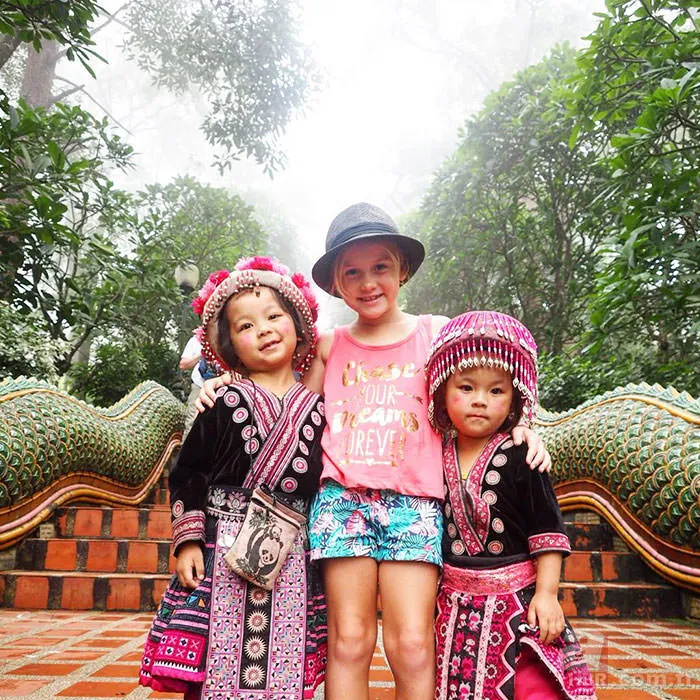 Dostu kansere yenik düşünce çocuğuyla dünyayı gezmeye başladı 10