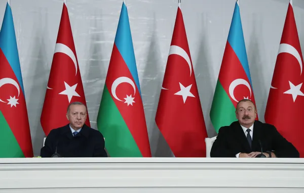 son-dakika-ilham-aliyev-29-ekim-cumhuriyet-bayrami-dolayisiyla-baskan-erdogani-kutladi-1635417478767.jpg Son dakika: İlham Aliyev 29 Ekim Cumhuriyet Bayramı dolayısıyla Başkan Erdoğan'ı kutladı - 3