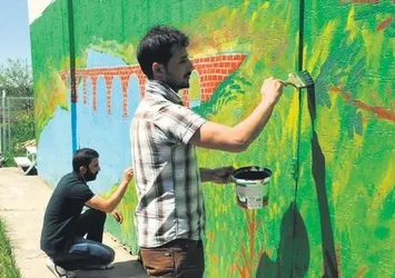 PKK’nın yaktığı okullar çiçek açtı