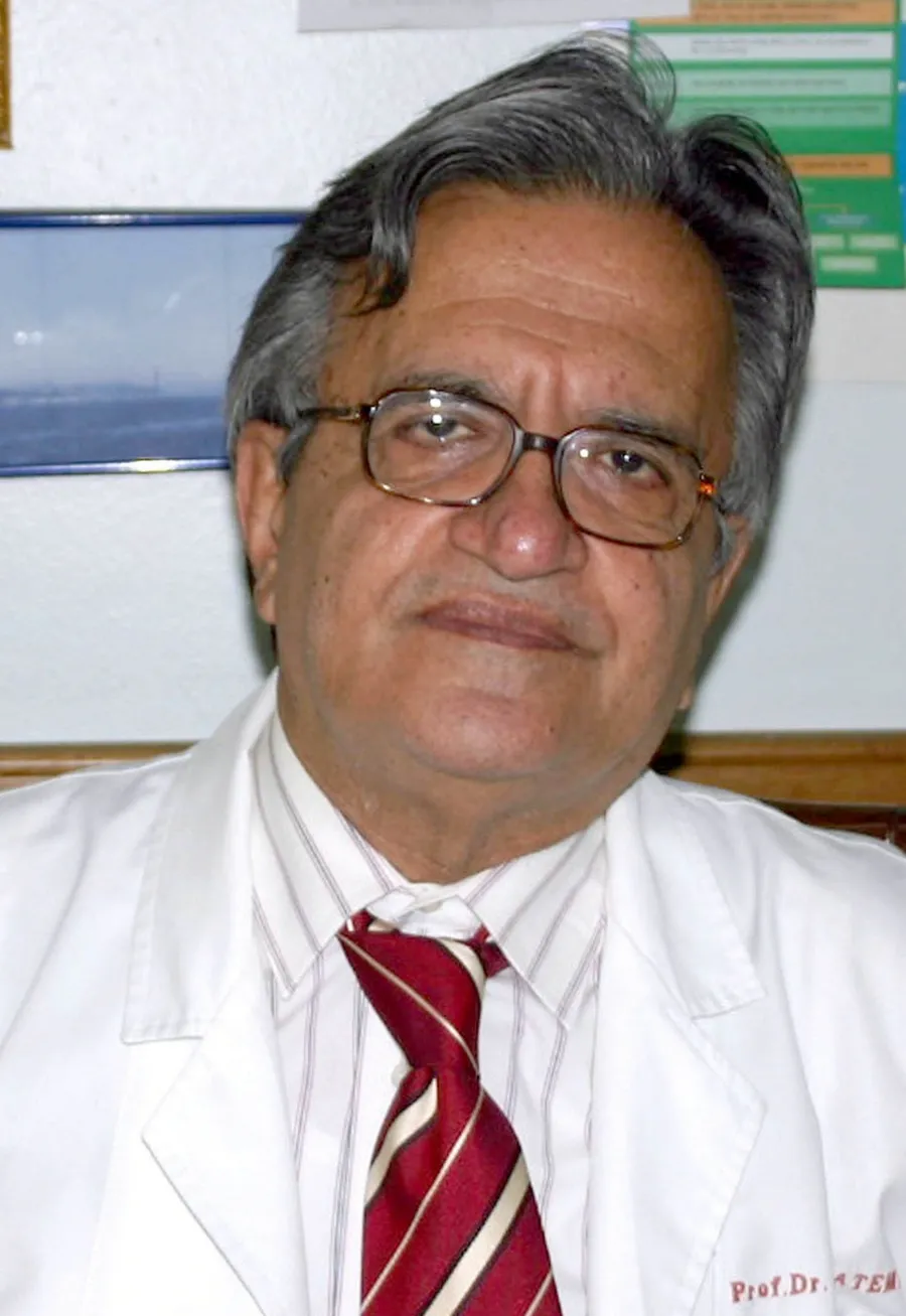 tip-dunyasinin-aci-kaybi-prof-dr-hasan-husrev-hatemi-hayatini-kaybetti-1775128466502.jpg (Foto: AA)