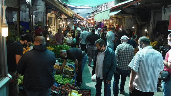 İzmir’de meşhur Havra Sokağı'ndaki kalabalık korkuttu - 2