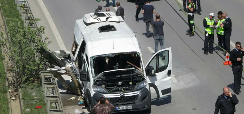 Pendik'te servis minibüsünde patlama: 6 yaralı