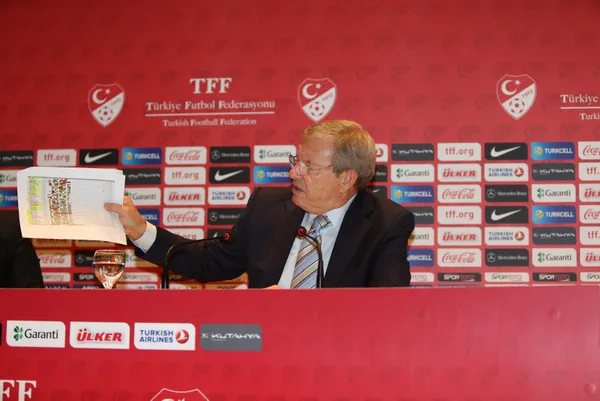 Eski MHK başkanı Zekeriya Alp’e FETÖ soruşturması