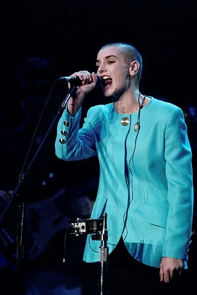 İrlandalı ünlü şarkıcı Sinead O'Connor vefat etti! 2018'de Müslüman olmuştu