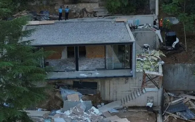 Vaniköy’deki kaçak villa yıkılıyor