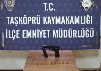 Kastamonu'da bir araçtan 3 tabanca çıktı! 3 gözaltı