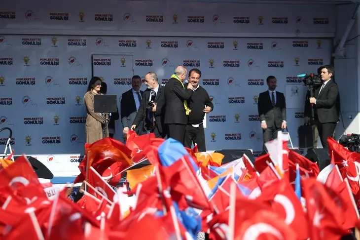 Başkan Erdoğan ve İbrahim Tatlıses Şanlıurfa’da miting sahnesine beraber çıktı