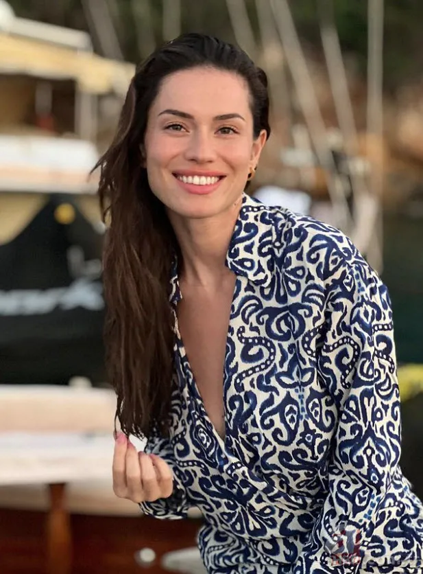 Oyuncu İnci Demirkaya Birant kabusu yaşadı! Kozmetik ürünü hastanelik etti 3