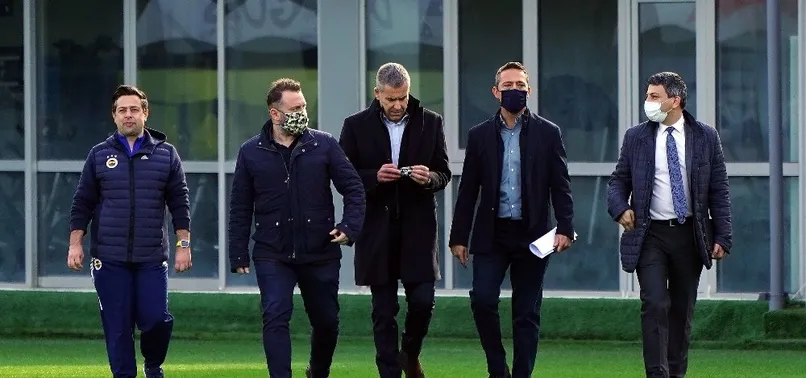 Son dakika spor haberi: Fenerbahçe'den Beşiktaş'ın eski hocasına flaş teklif! Fenerbahçe'nin yeni teknik direktörü kim olacak?