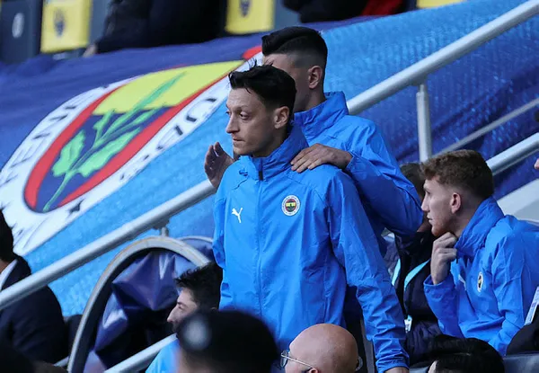 Pereira'dan Trabzonspor maçı için Mesut Özil'e özel görev! - 1