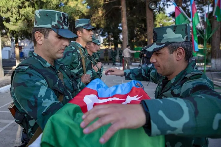 Ermenistan işgalinden kurtarılan Azerbaycan'ın Zengilan kentindeki karakollara bayrak çekildi