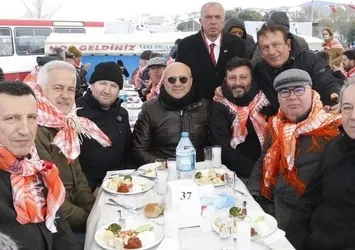 CHP'li belediye yardım paralarının üzerine çöktü! "Mangal yakıp et yediler"