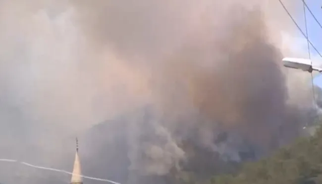Muğla’daki Çökertme’de yangın büyüdü! Bodrum-Ören yolu kapandı A Haber ekibi o anları anbean aktardı