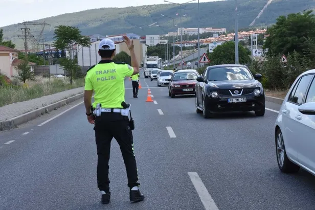 1-kopru-kapali-mi-neden-15-temmuz-sehitler-koprusu-saat-kacta-trafige-acilacak-28-nisan-pazar-bugun-kapali-yol-1714286553130.jpg 1. köprü kapalı mı, neden? 15 Temmuz Şehitler Köprüsü saat kaçta trafiğe açılacak? 28 Nisan Pazar bugün kapalı yollara alternatif neler? - 6