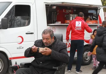 Devlet milletinin yanında! Düzce'deki depremde halkın ihtiyaçlarına dört koldan destek