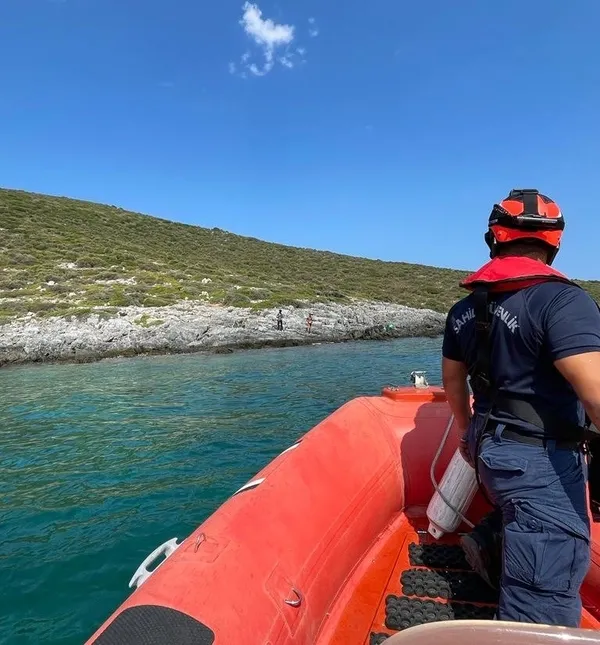 1659970832030.jpg Sözde medeni Yunanistan'dan insanlık dışı muamale! Mültecileri darp edip elleri kelepçeli olarak denize attılar! 3 mülteci hayatını kaybetti - 2
