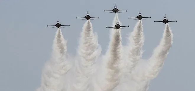 Türk Yıldızları KKTC’de göğsümüzü kabarttı