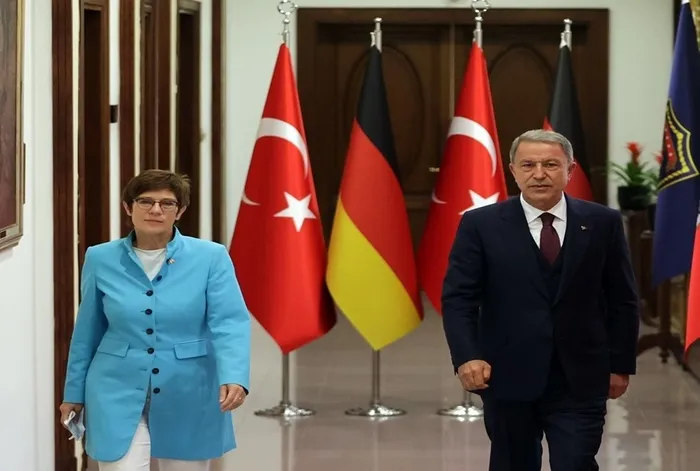 Son dakika: Bakan Hulusi Akar’dan Almanya’ya net mesaj! PKK eşittir YPG!