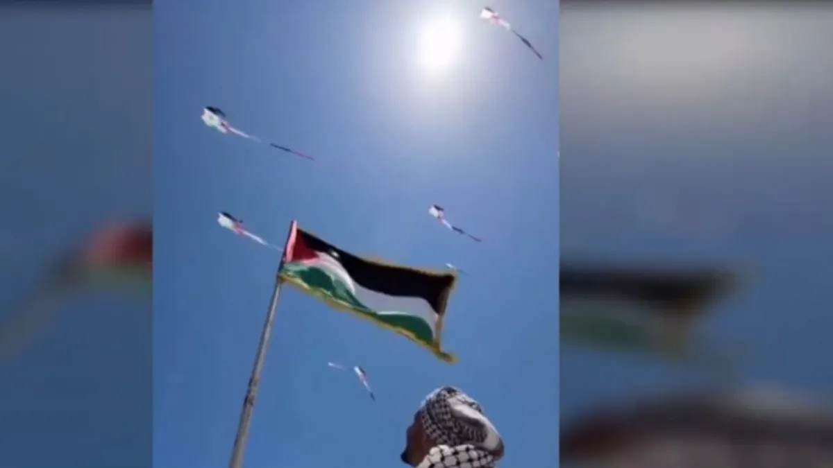 Gazzeli çocukların uçurtması katil İsrail’i korkuttu! Terör rejiminden bombardıman tehdidi
