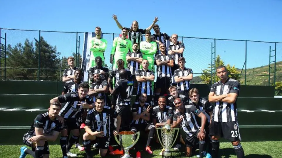 Beşiktaş haberleri bugün | Şampiyon Beşiktaş'ta 10 futbolcunun sözleşmesi sona erdi