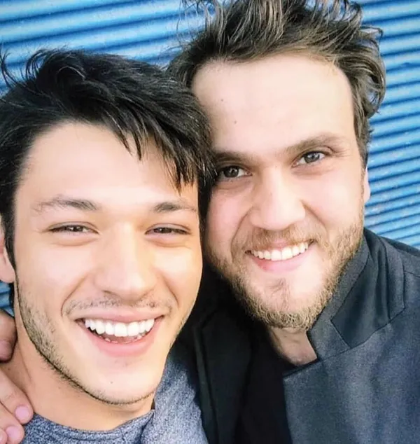 Aras Bulut İynemli Kubilay Aka’ya ilk yardıma koştu! Apar topar hastaneye kaldırdı