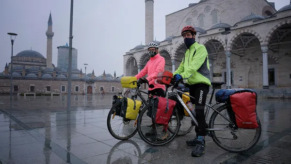Bisikletle Avrupa turuna çıkan çift Konya'ya geldi - 1