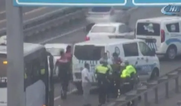 E-5'te feci kaza! Yaralı polisler var... - 3