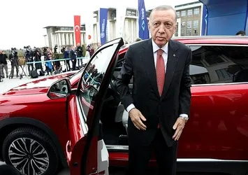 Başkan Erdoğan Togg'un direksiyonunda! O anların görüntüleri paylaşıldı! Emine Erdoğan ile Başkan Erdoğan arasında gülümseten diyalog