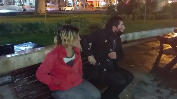 denizlide-dehset-tacize-ugrayan-kadini-kurtarmak-isterken-olumun-kiyisindan-gecti-1635845409521.jpg Denizli’de dehşet! Tacize uğrayan kadını kurtarmak isterken ölümün kıyısından geçti - 3