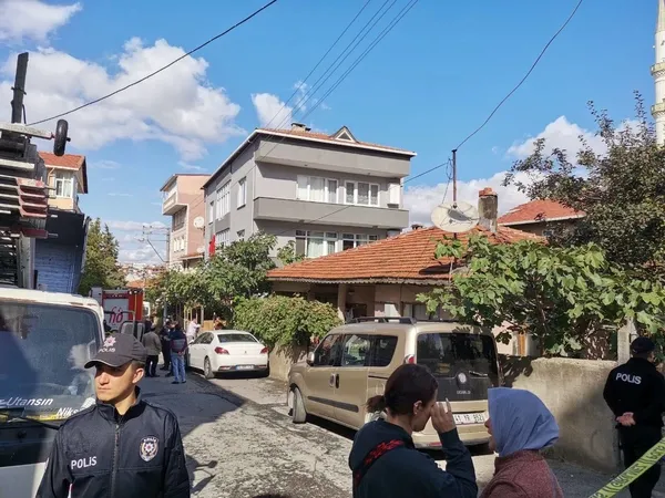 kocaelide-kahreden-olay-17-yasindaki-genc-kiz-yanarak-oldu-1665136788665.jpg Kocaeli’de kahreden olay! 17 yaşındaki genç kız yanarak öldü - 2