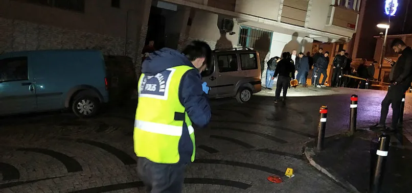 Bağcılar'da maskeli 2 kişi dehşet saçtı