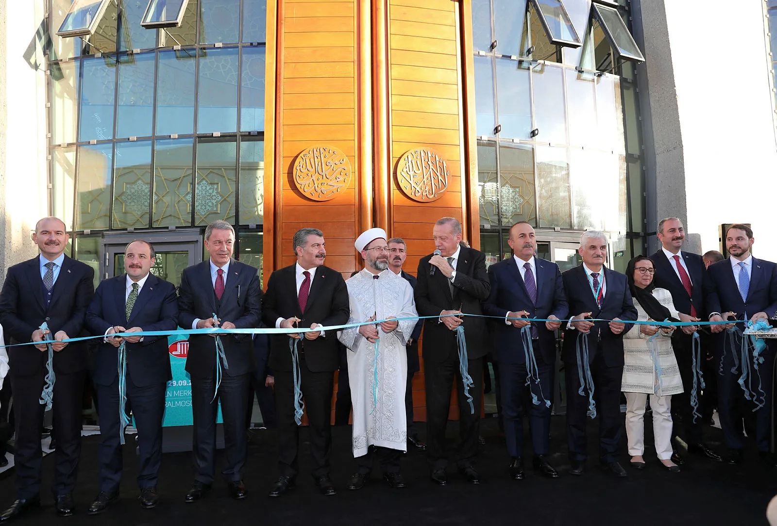 Cumhurbaşkanı Erdoğan'ın açtığı camiye Almanlardan yoğun ilgi