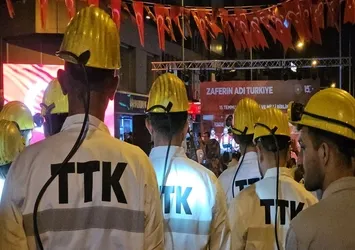 Madenciler Zonguldak meydanlarda 15 Temmuz nöbetinde