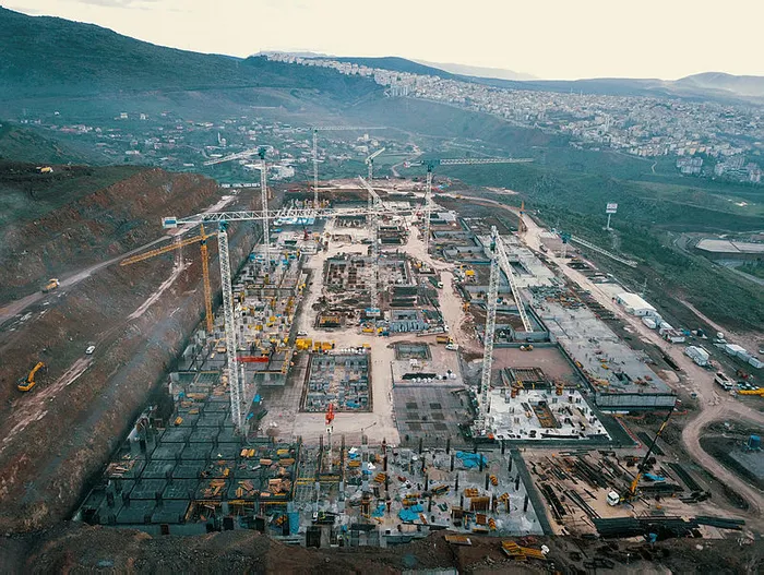 İzmir'e 'Cumhuriyet tarihinin en büyük yatırımı!' Bayraklı Entegre Sağlık Kampüsü yükseliyor - 1