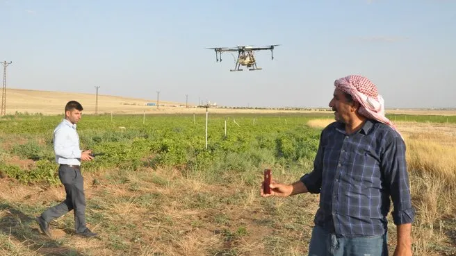 Mardin Ovası'nda 20 bin dönüm arazi drone ile ilaçlandı: 2 milyon 800 bin TL’lik tasarruf🌾