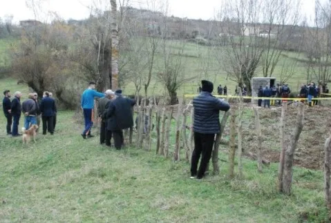 kayip-songulun-cesedi-bulundu-3-kisinin-adini-yazmis-1638264896081.jpg Kayıp Songül’ün cesedi bulundu: 3 kişinin adını yazmış - 2