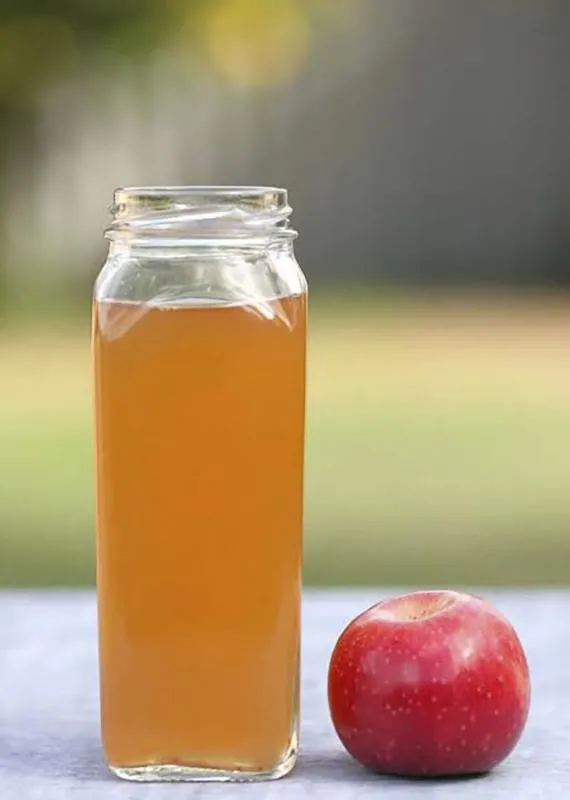 Duşta tüm akneler kuruyacak! Banyonuza bir kaşık ekleyin...