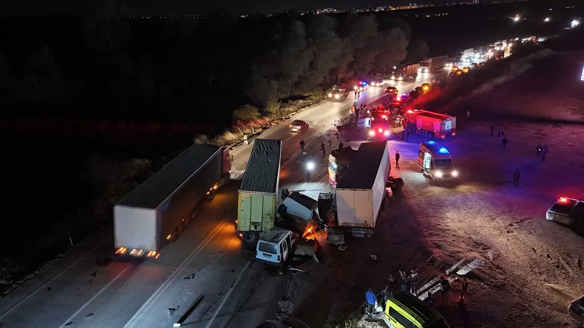 Kara yolunda can pazarı! Edirne'de katliam gibi kaza