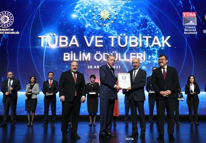 Son dakika: Başkan Erdoğan'dan TÜBİTAK ve TÜBA Bilim Ödülleri Töreni'nde önemli açıklamalar - 3