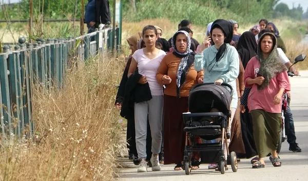 adanada-7-yasindaki-cocuk-kanala-dustu-vatandaslar-imdadina-yetisti-1652625937004.jpg Adana'da 7 yaşındaki çocuk kanala düştü! Vatandaşlar imdadına yetişti - 3