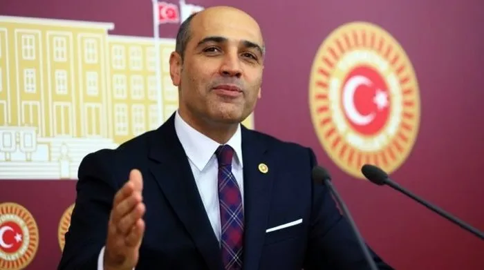 CHP'li Fikret Şahin'in "fotoğrafımı asın" talimatı kriz çıkardı - 1