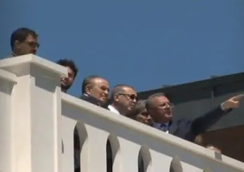 Erdoğan yeniden yapılan okulunu ziyaret etti