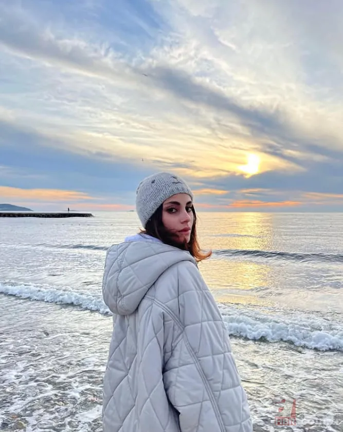 A.B.İ. Gülüşan’ın yürek burkan fedakarlık hikayesi! Tuğçe Açıkgöz hayatı ve rol aldığı diziler 4