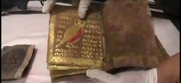 Mardin Kızıltepe’de altın işlemeli bin yıllık 5 Tevrat ele geçirildi