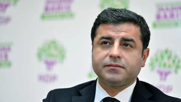 Türkiye’yi bölmeye çalışanlar kendi içinde bölündü! Selahattin Demirtaş ile HDPKK birbirine girdi...