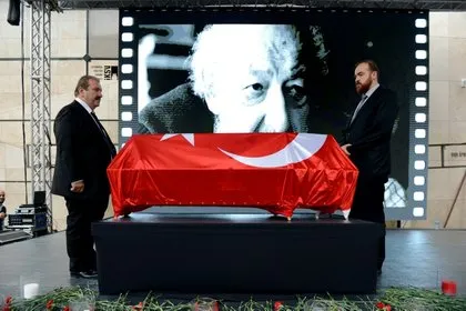 Usta sanatçı Ara Güler son yolculuğuna uğurlanıyor