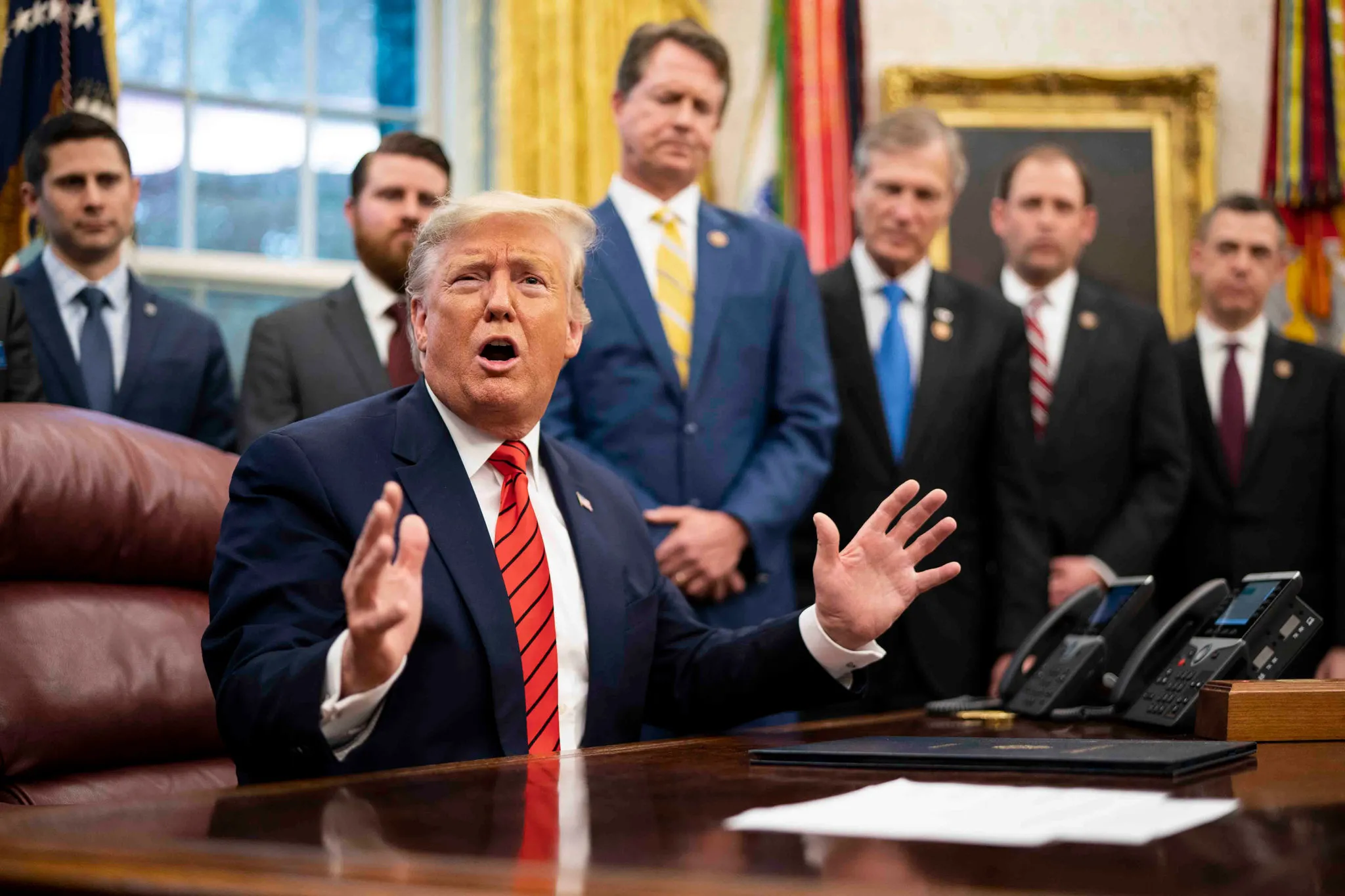 Gerilim tırmanıyor! Trump “Corona”nın üstünü çizip "Chinese" (Çin) yazdı