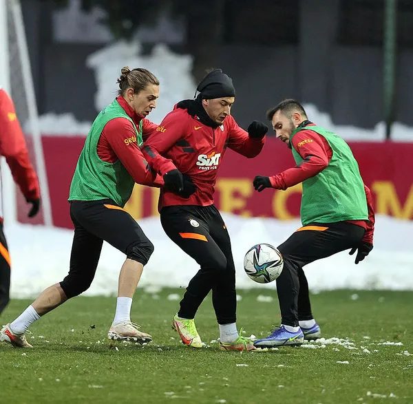 Galatasaray Tuzlaspor hangi kanalda, saat kaçta? GS Tuzlaspor canlı izleme yolları nelerdir?